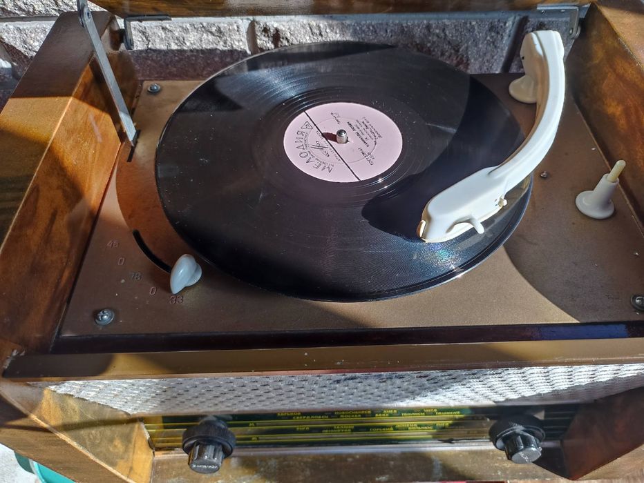 Радіола Програвач Рекорд - 60М Радіоприймач  часів СССР