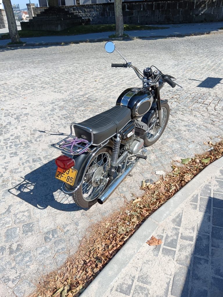 Mota zundap m70 preta