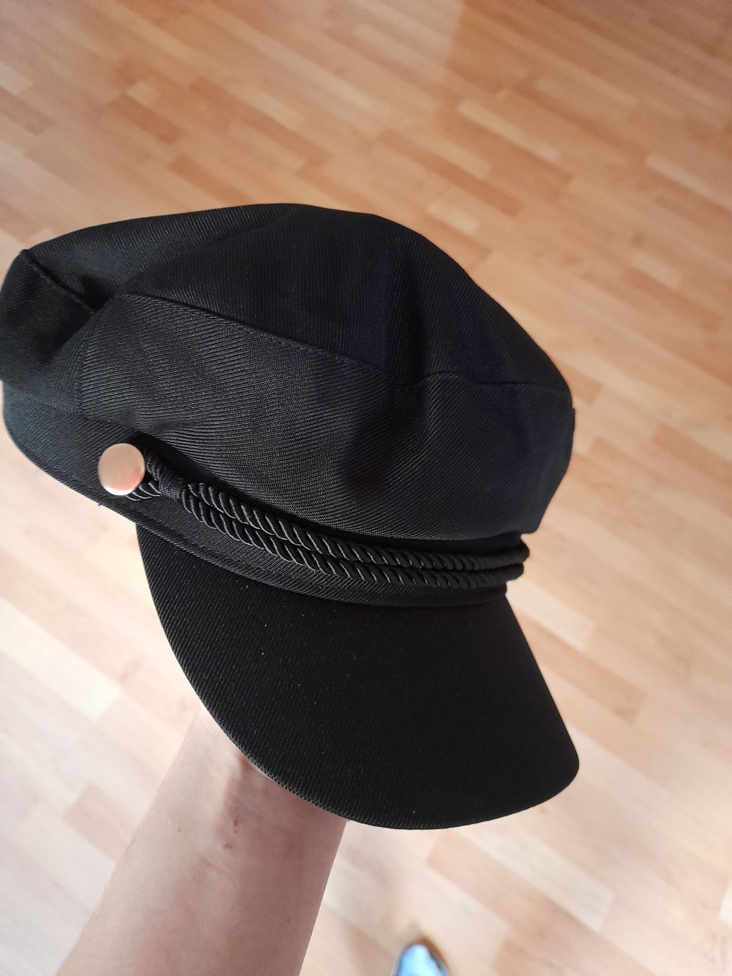 Czarna czapka H&M