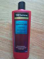 TRESemmè szampon do włosów, 400 ml