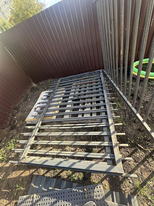 Продам секції металевого забора/секции металического забор .