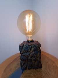 Настільна лампа з масиву дуба , вирізьблена.  З лампочкою Едісона