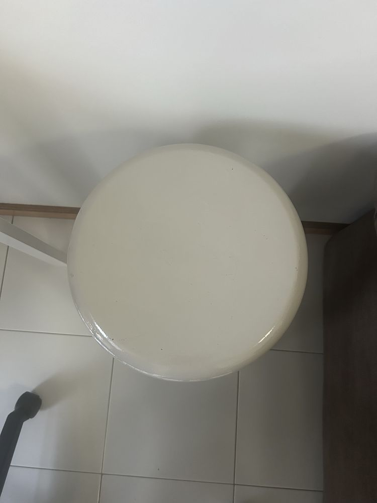 Quatro Bancos altos cinza