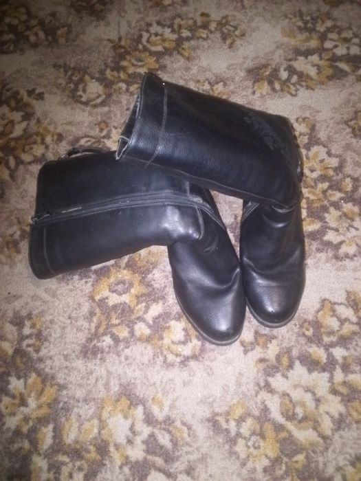 Продам сапожки.37 розмір.