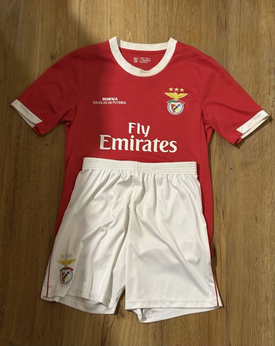 Vendo conjunto de fato de treino do bemfica