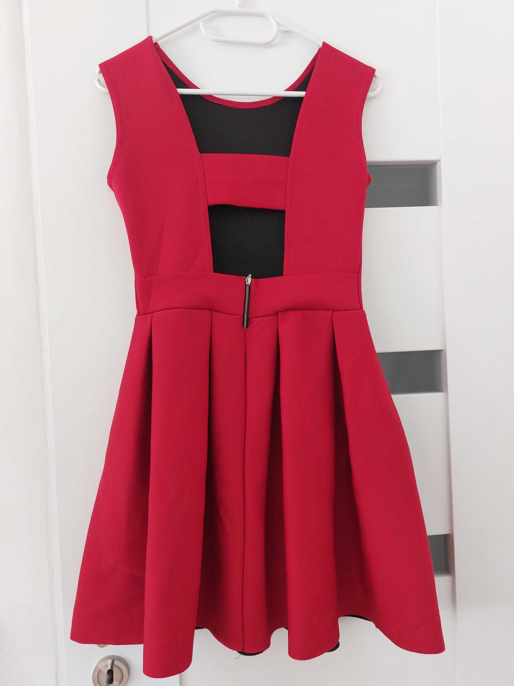 Piękna,czerwona,wizytowa sukienka z częściowo odkrytymi plecami 36/38