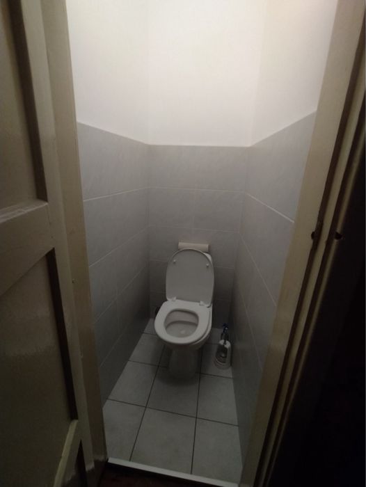 Продаж кімнати в 3 кімнатній квартирі