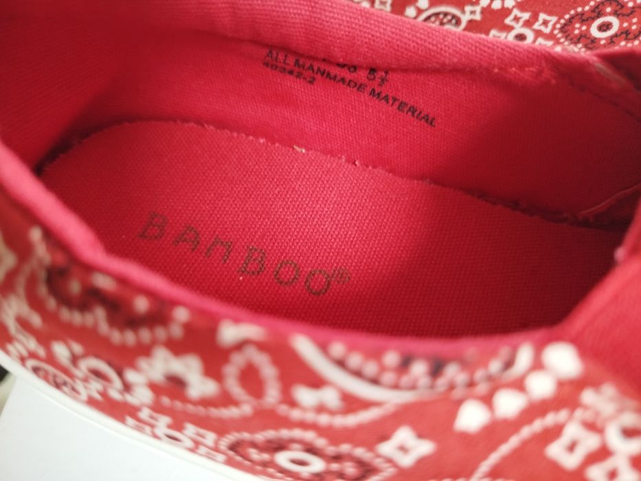 Продам нові мокасини з коробкою