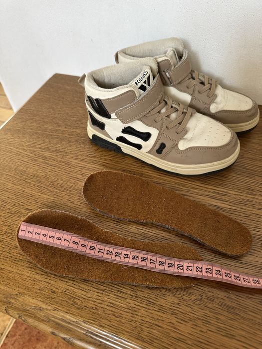 Ботинки зимнии утеплённые  на байке 36 размер