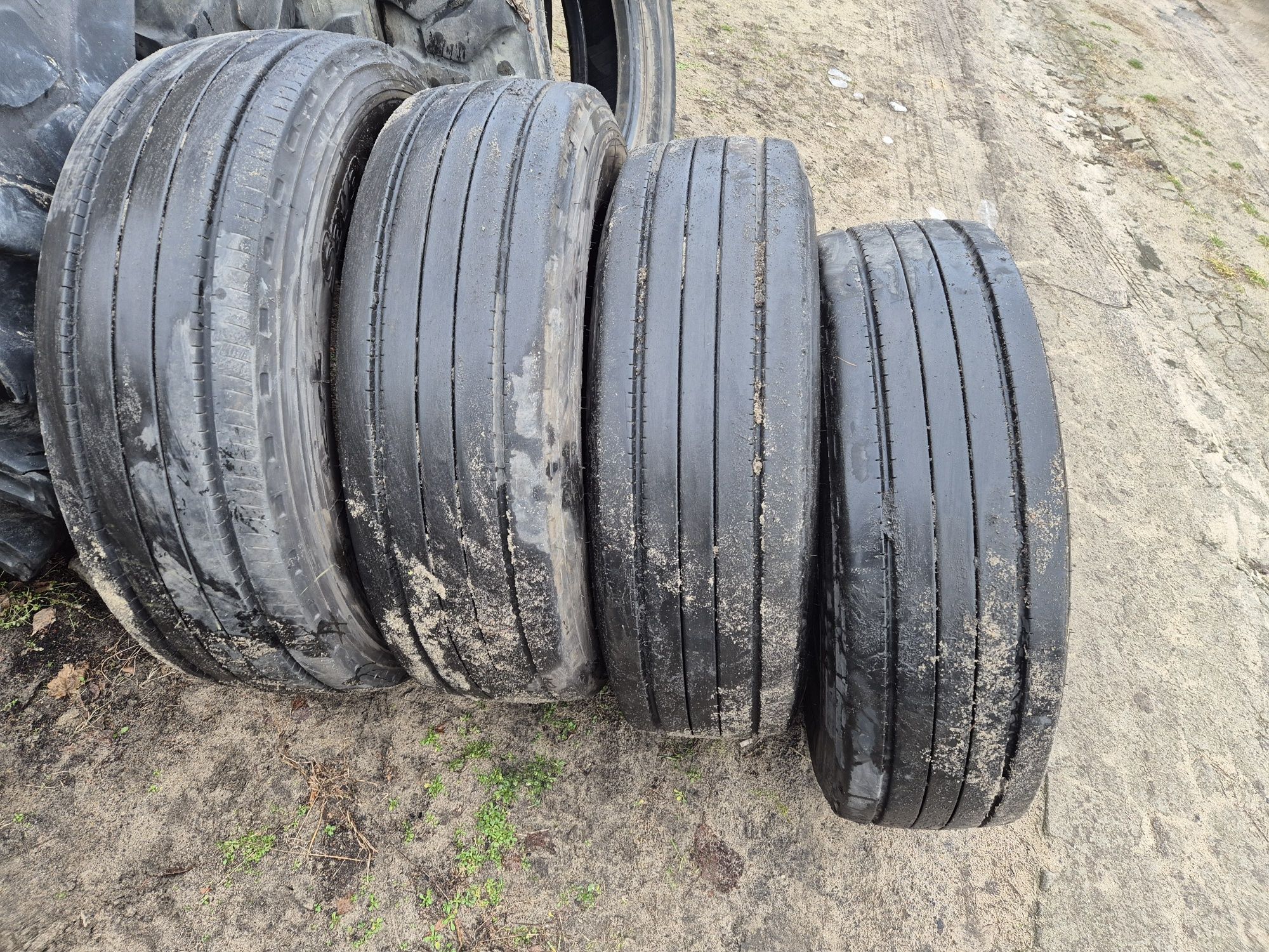 Opony 245/70r19.5j