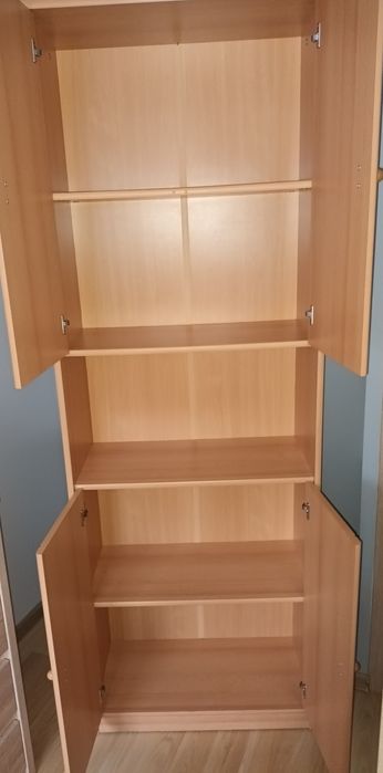 Szafa Wolnostojąca z 4 drzwiami i 1 półka bez zabudowy