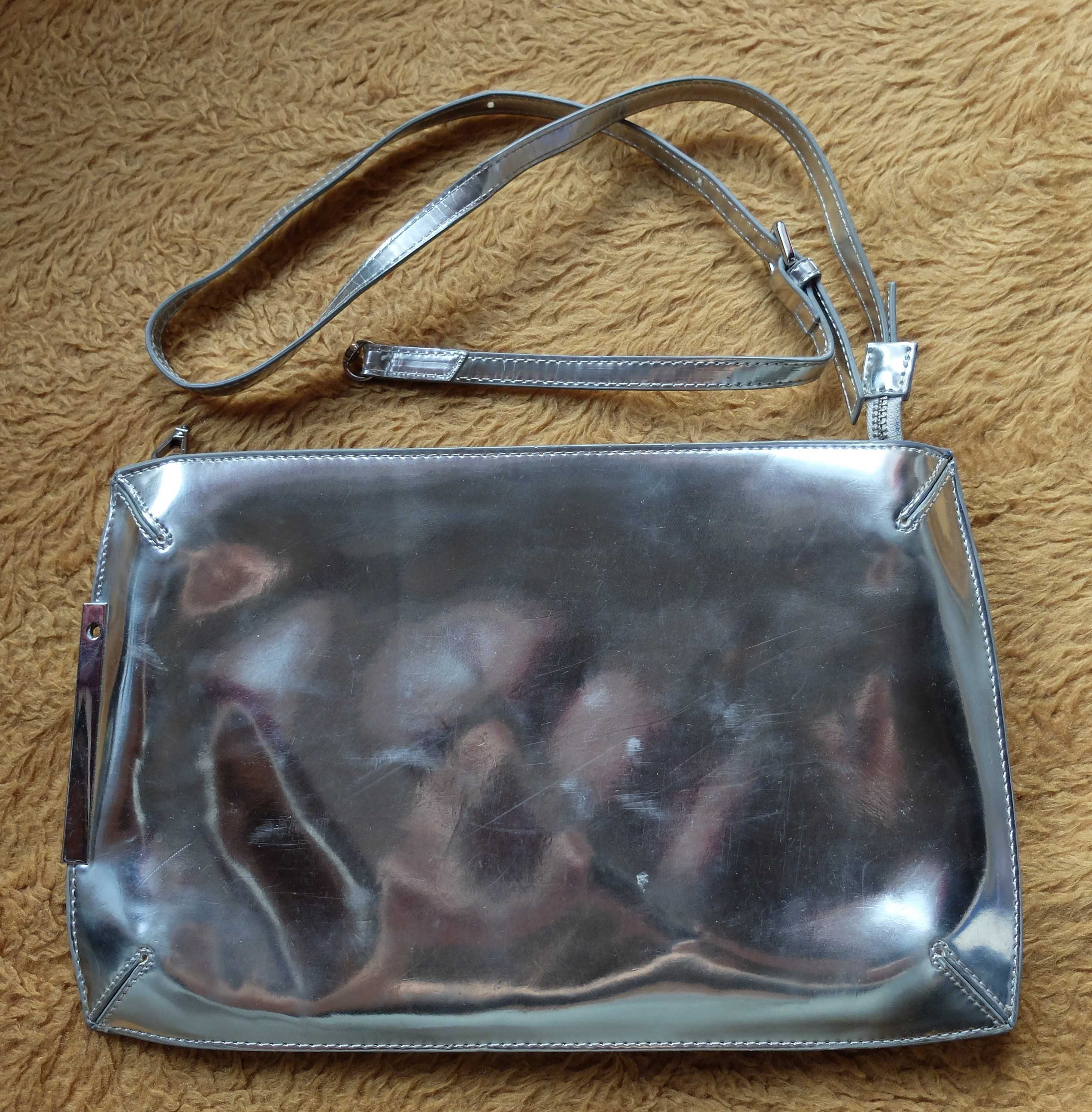 Стильная серебристая сумка клатч Zara