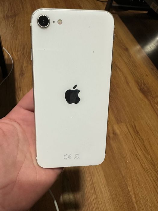 iphone se 2020 pekniety rog szybki okazja 73% baterii