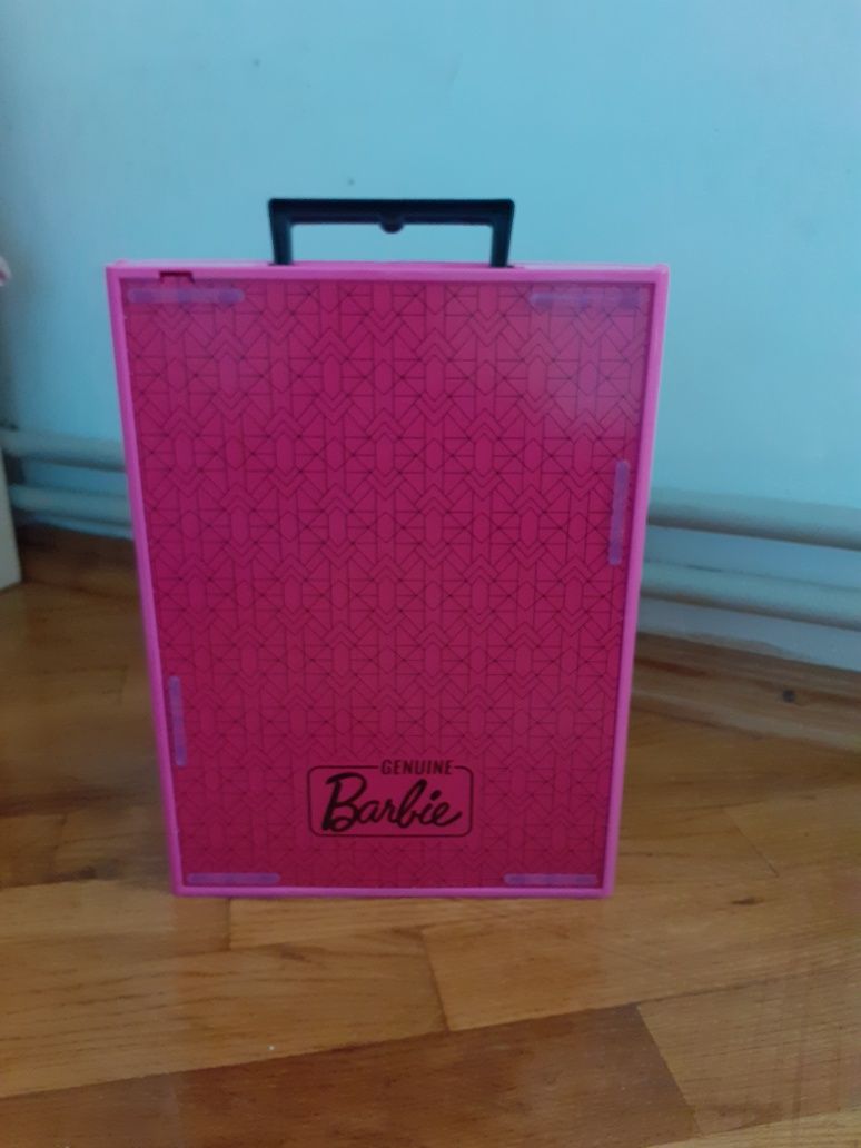 Шафа-валіза для одягу Barbie