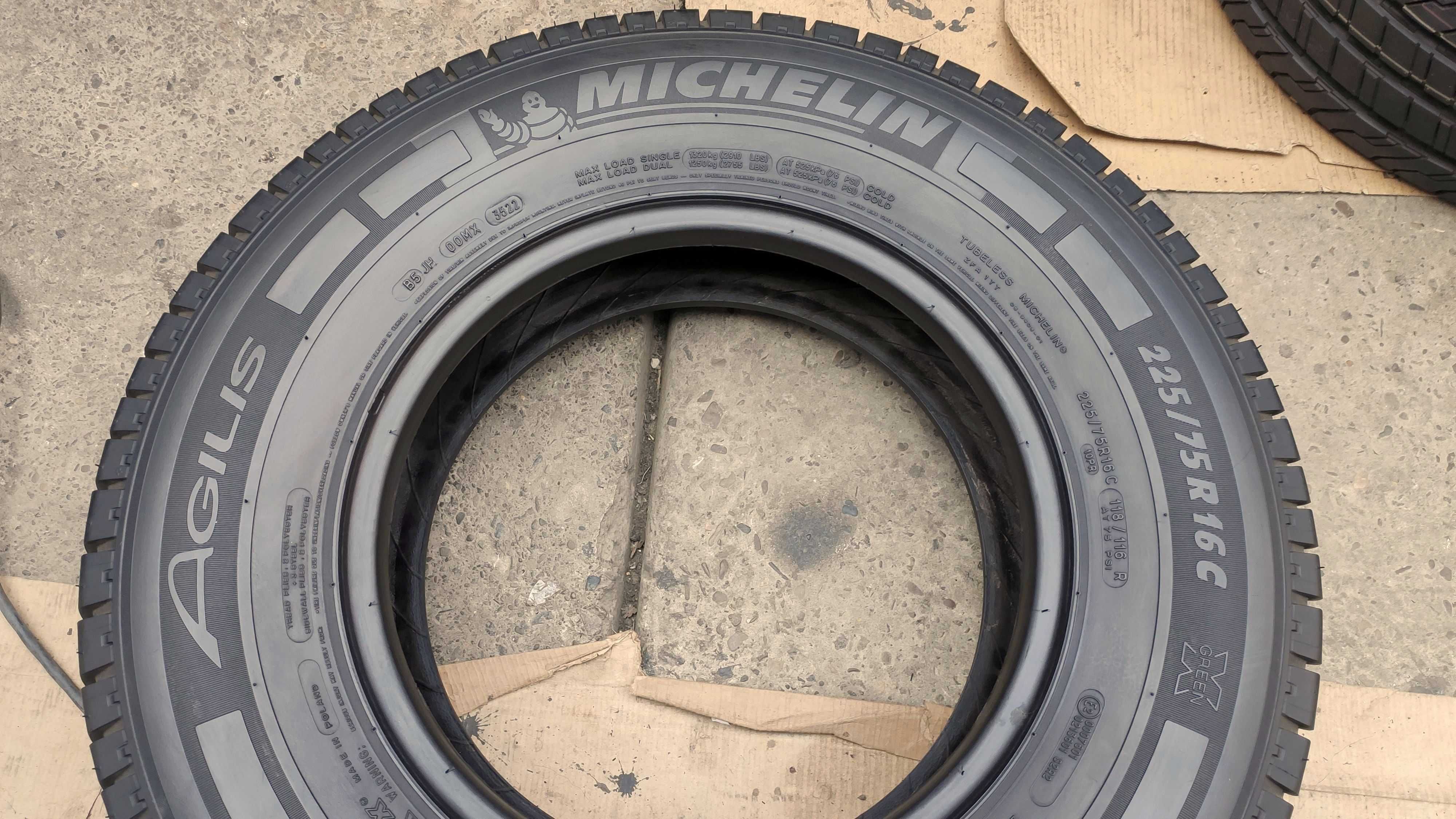 Шини 225/75R16C Michelin Agilis. 9мм.