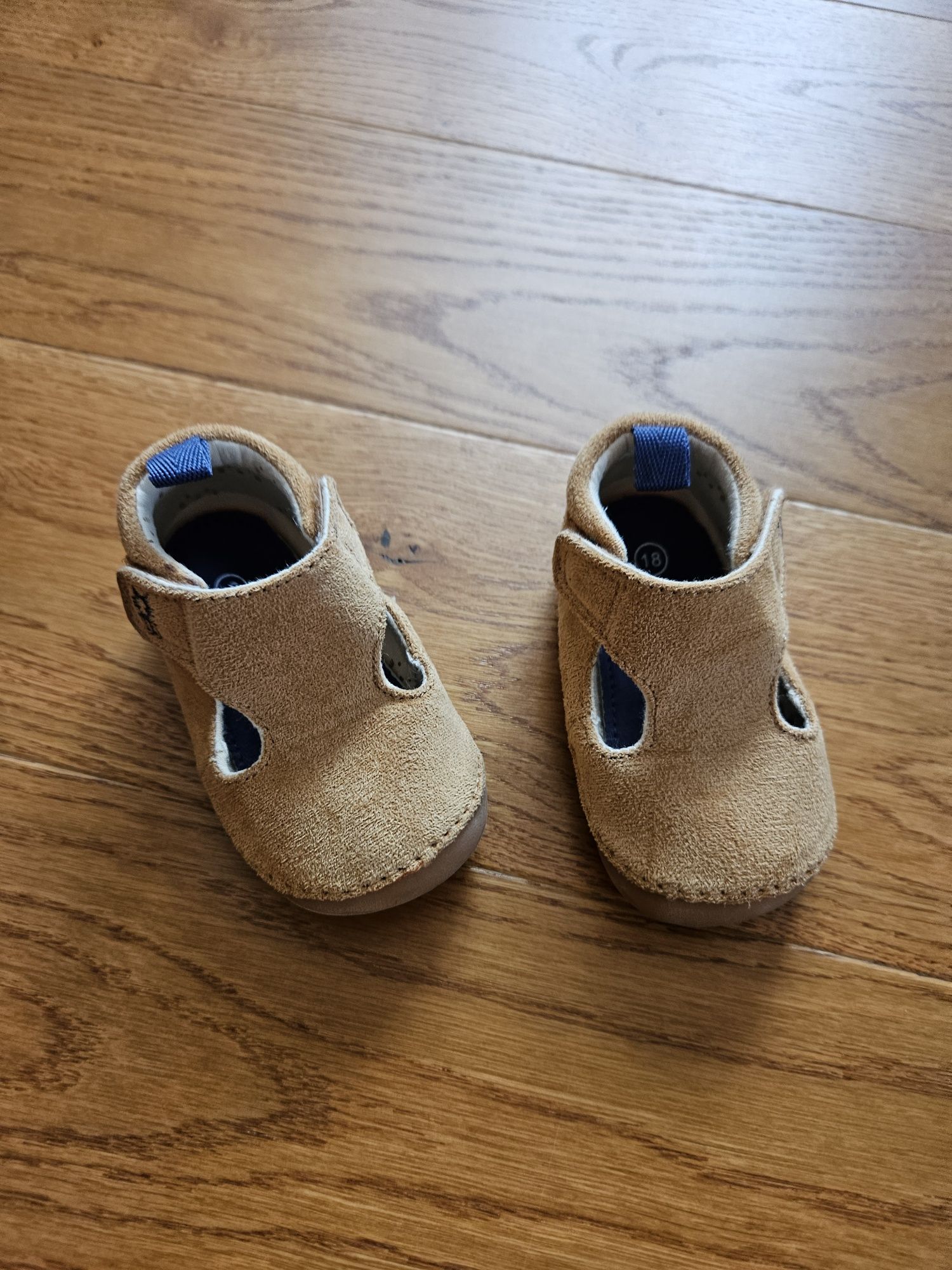 Buty dla niemowląt rozmiar 18 obaibi