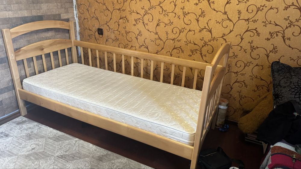 Ліжко+ матрац 80х190см натуральне дерево