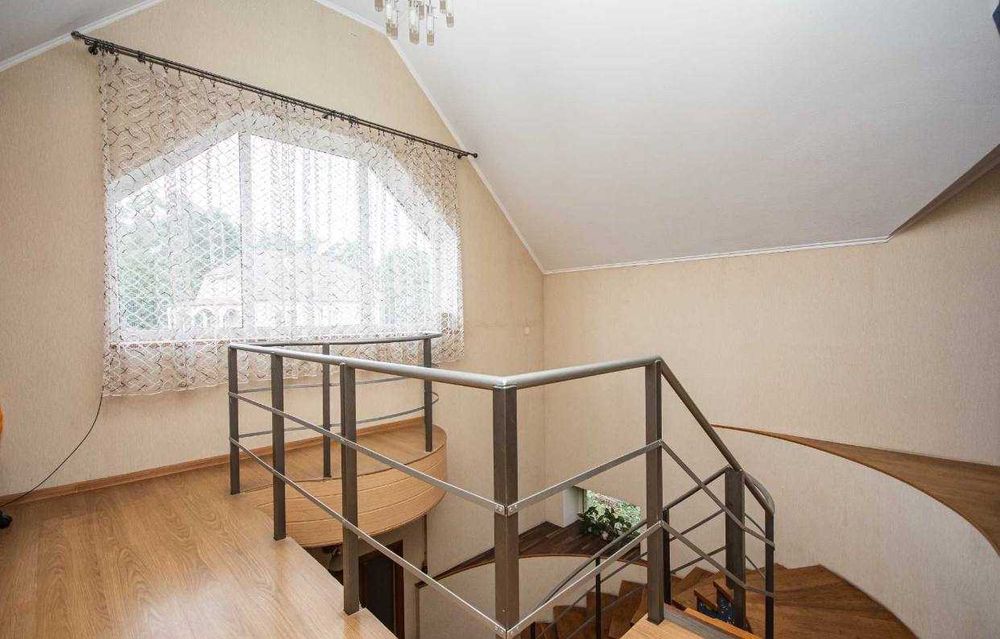 Просторий будинок у котеджному містечку “Дідовиця”, Вишгород