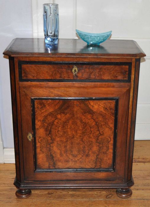 Komoda / szafa w stylu Biedermeier 85 x 71 x 39 cm.