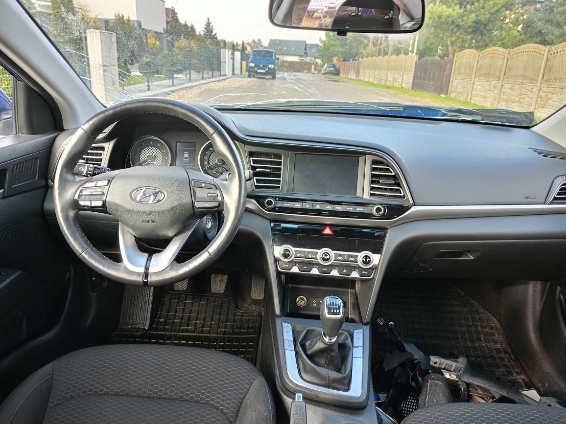 Hyundai Elantra 1.6 jak nowa lekko uszk okazja