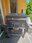 Grill ogrodowy, węglowy