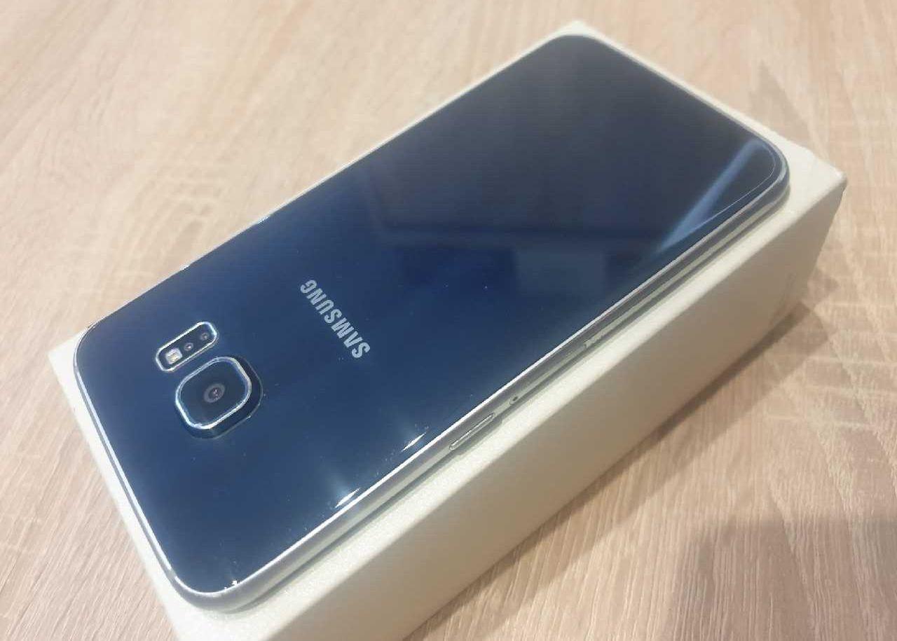 Smartfon Samsung Galaxy S6 3 GB / 32 GB niebieski