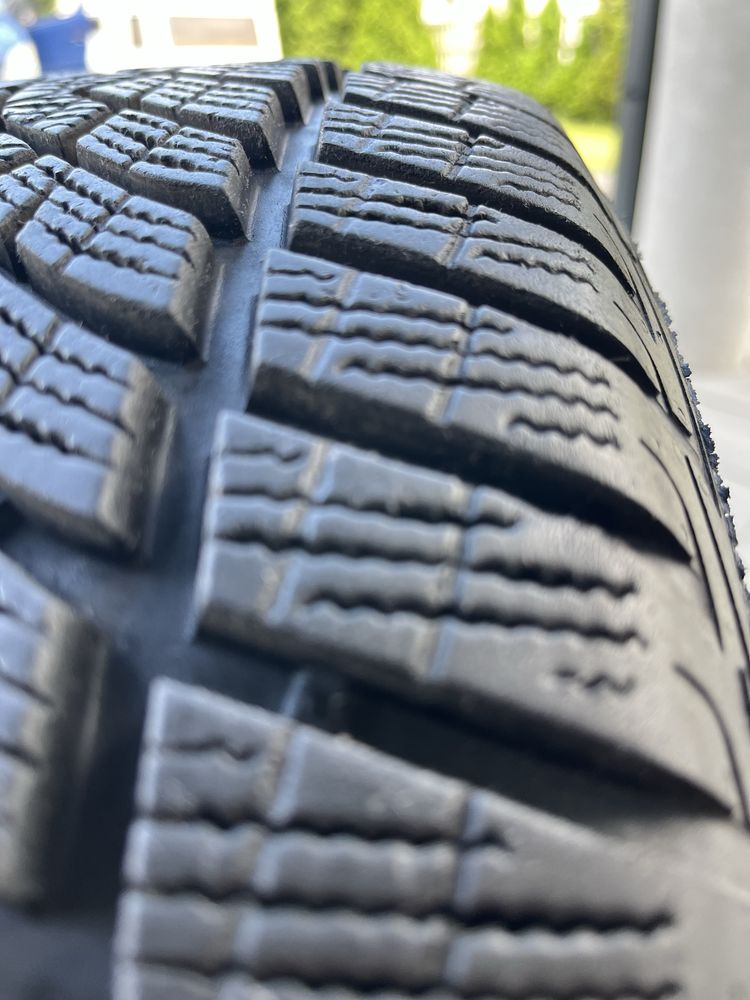 Zimowe GOODYEAR 205/55 r17 jak nowe