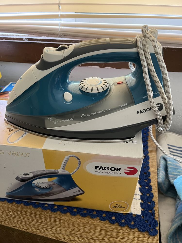Ferro a vapor da Fagor novo