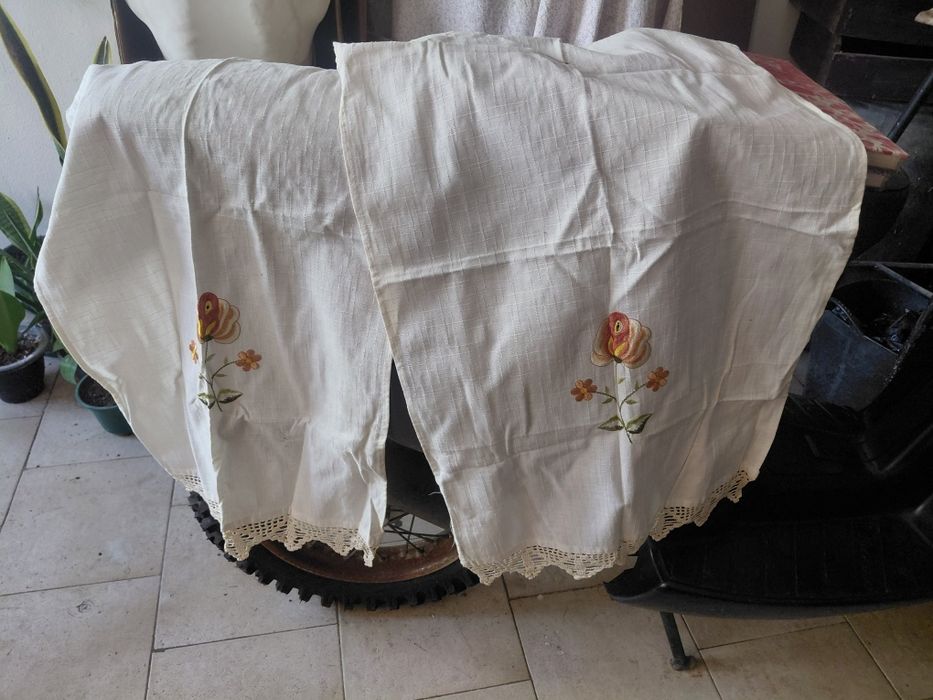 2 cortinas antigas pequenas para janelas pequenas de cozinha