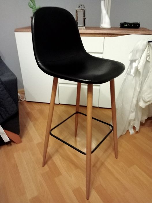 Sprzedam czarne hokery