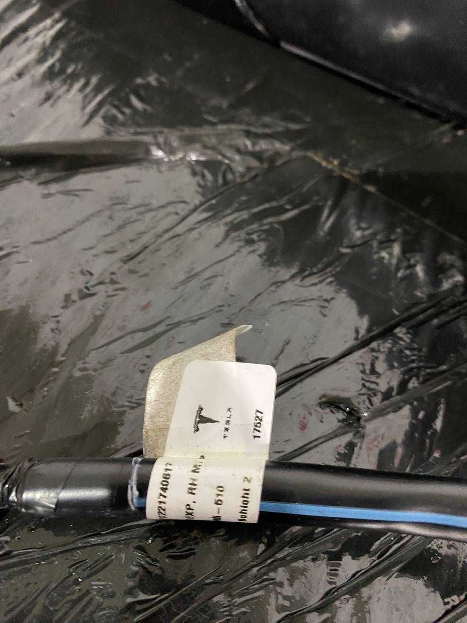 Дзеркало ліве праве Tesla Model Y 1647719-00-B 1647720-00-B