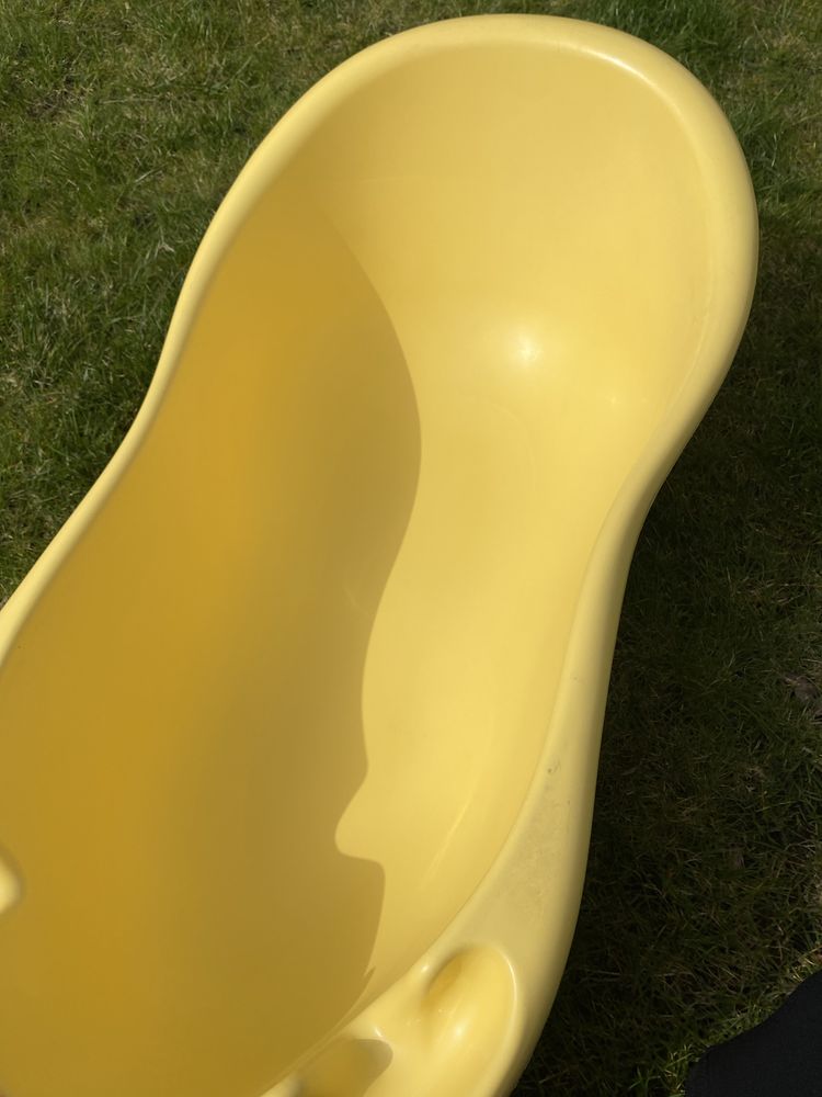 Duża żółta wanienka dla dziecka