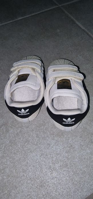 Tenis e sapatinhos