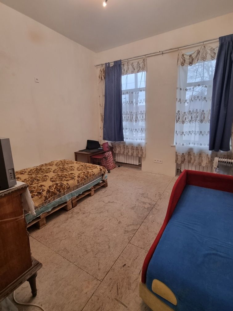 Продам 2ком.квартиру в центре.