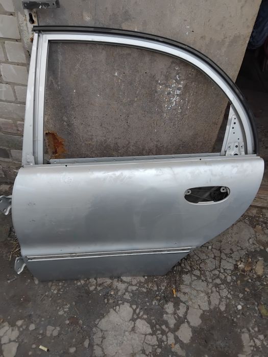 Левая пассажирская дверь серебро ланос сенс деу Daewoo Lanos U92