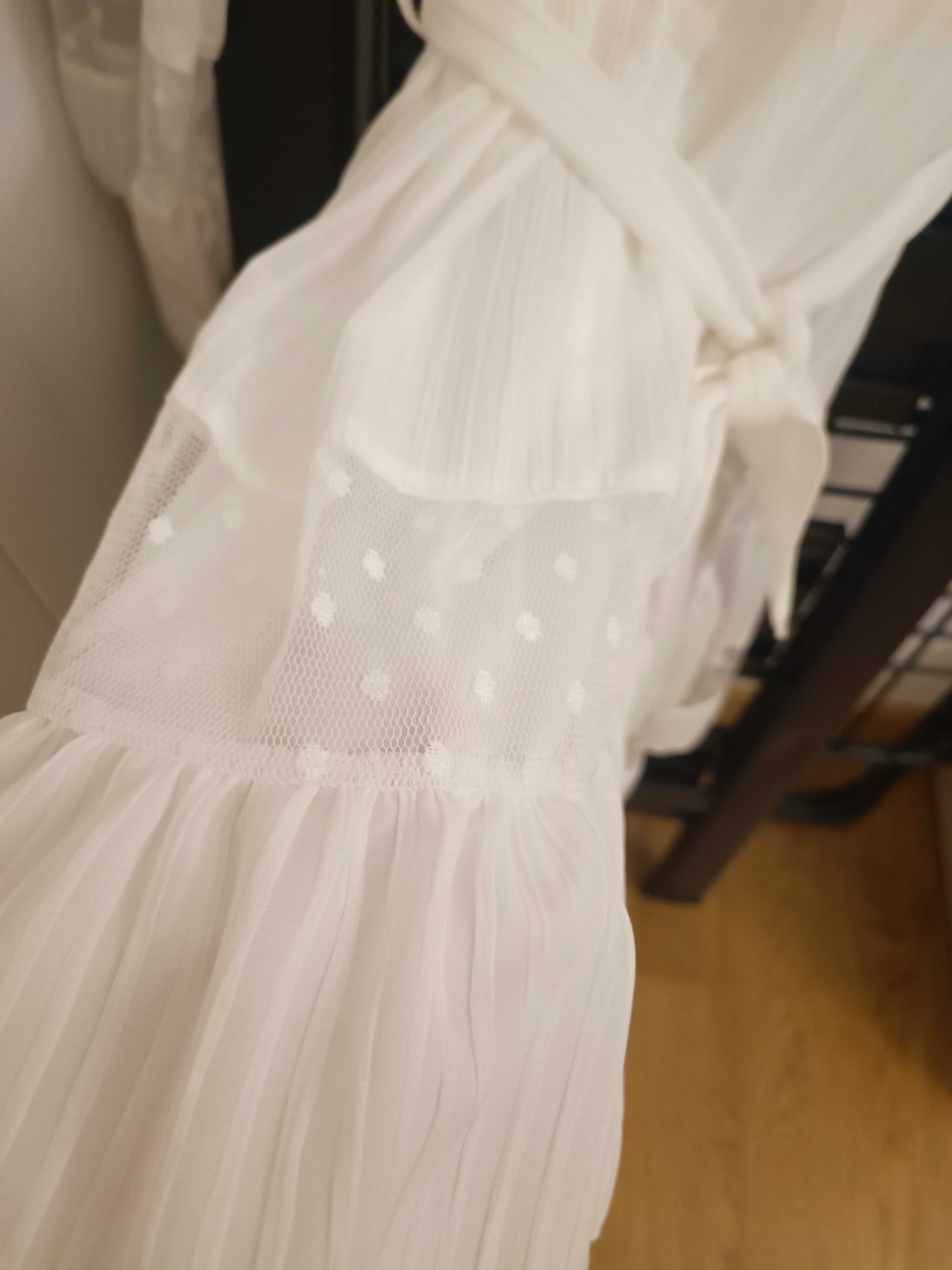 Biała delikatna sukienka M/L na okazje, guziczki, stójka