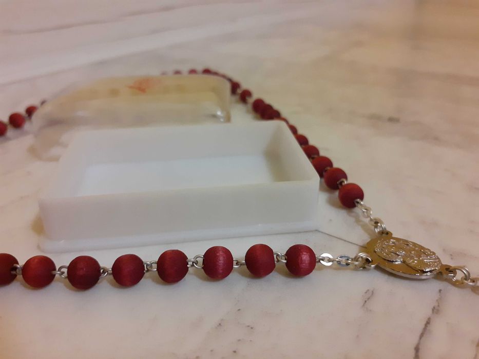 Różaniec z drzewa różanego 100% ok, komplet, opakowanie