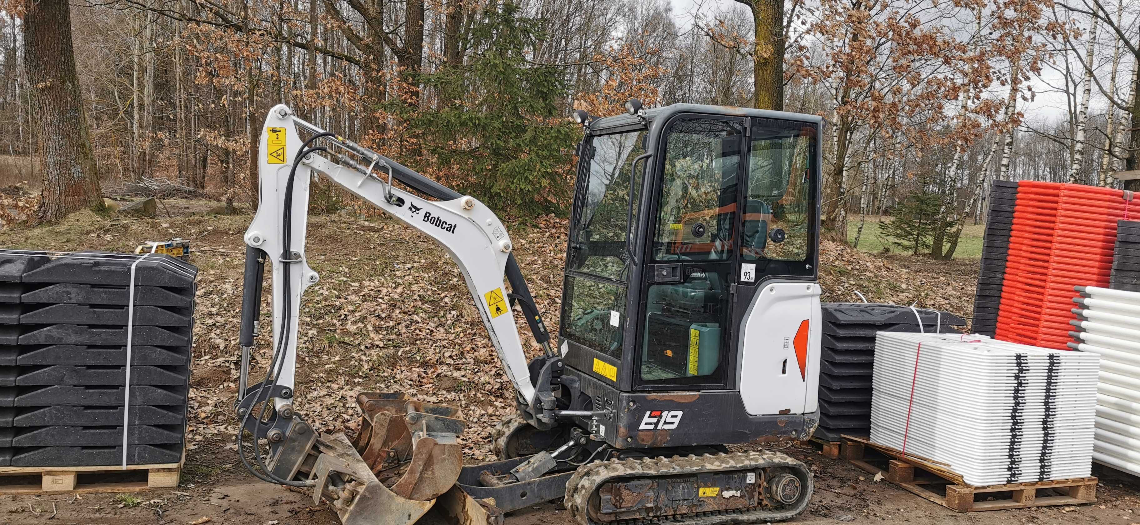 Sprzedam koparkę Bobcat E19