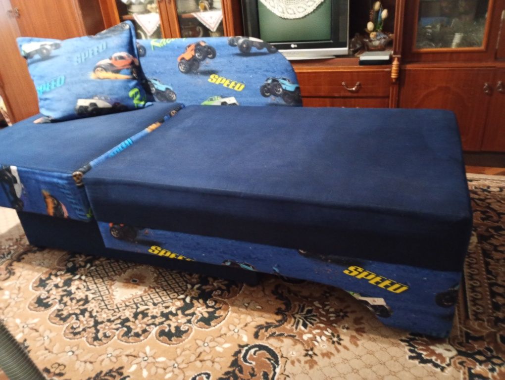 Диван ліжко підліткове