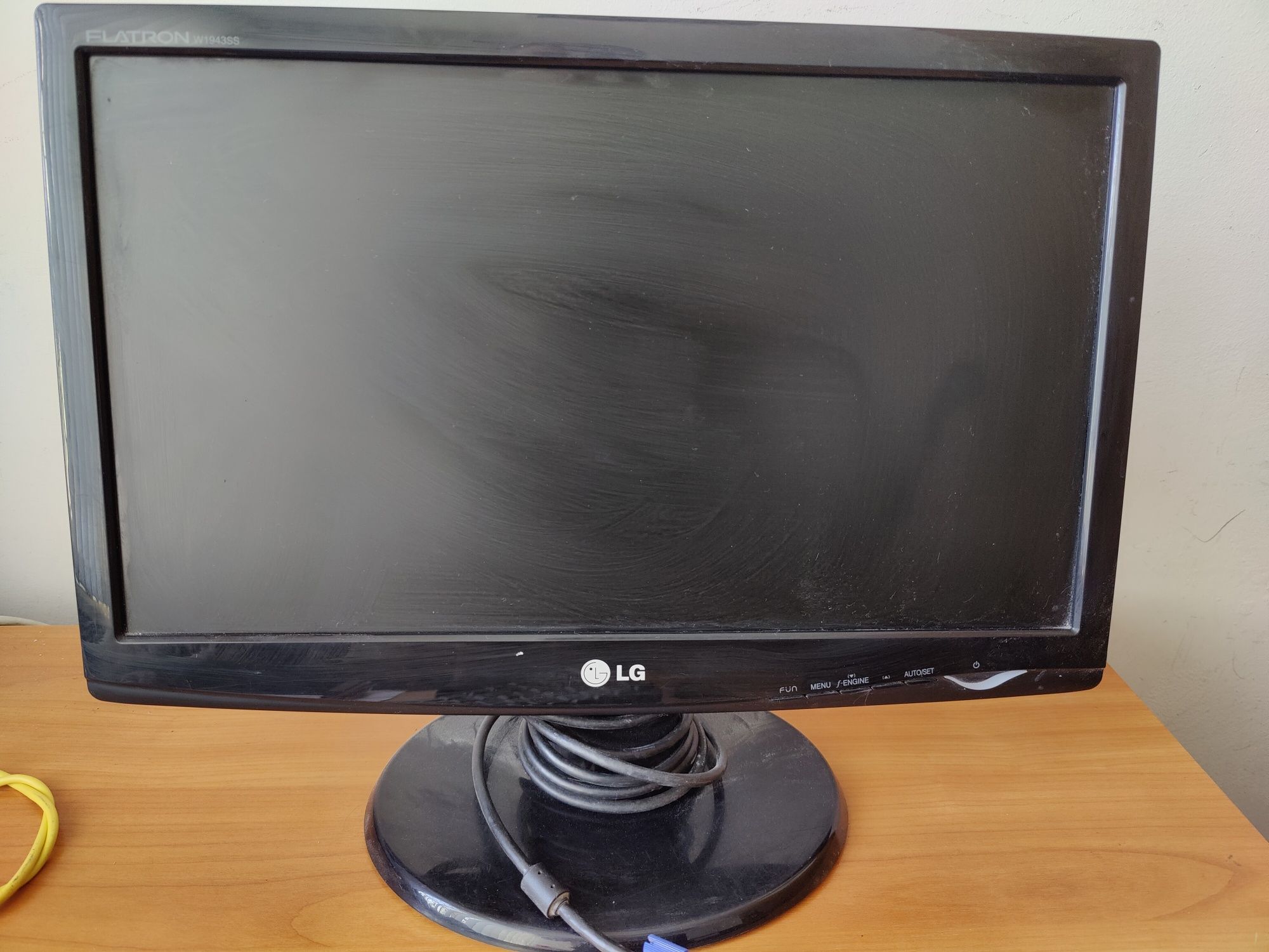 Компьютер+ монитор,Пк в комплекте .i-3 7100, SSD її 120 , ozu 24 gb