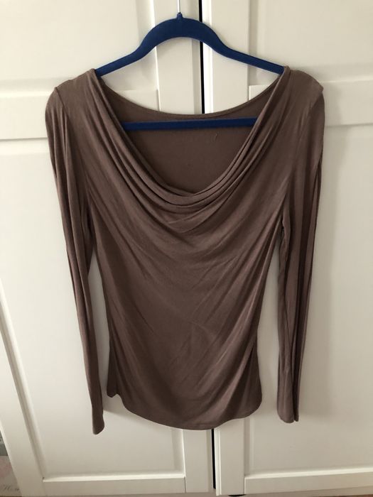 Bluzka z ozdobnym dekoltem Volcano