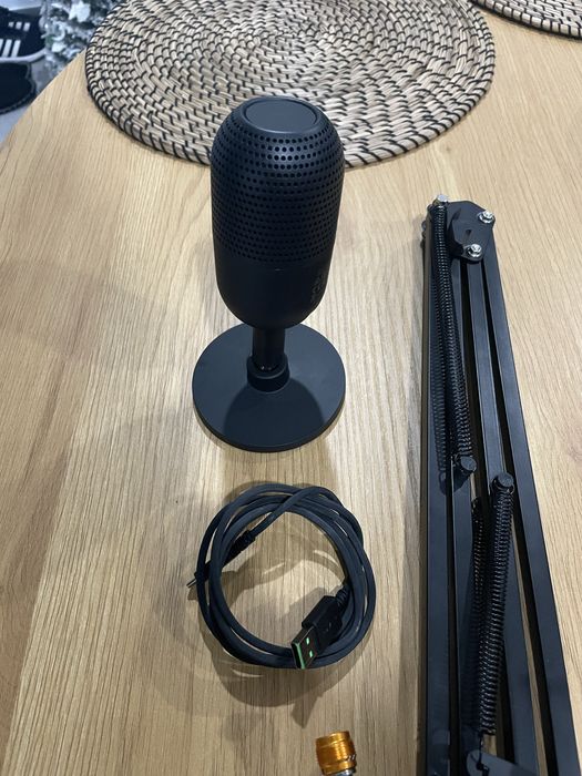 Microfone Razer Seiren V3 Mini Preto + Braço de suporte de mesa