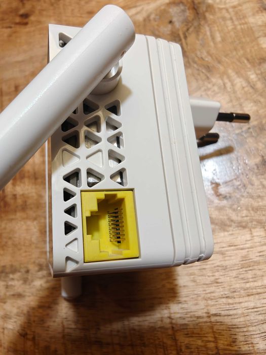 Wzmacniacz sygnału repeater WiFi Netgear EX3700 – stan bardzo dobry