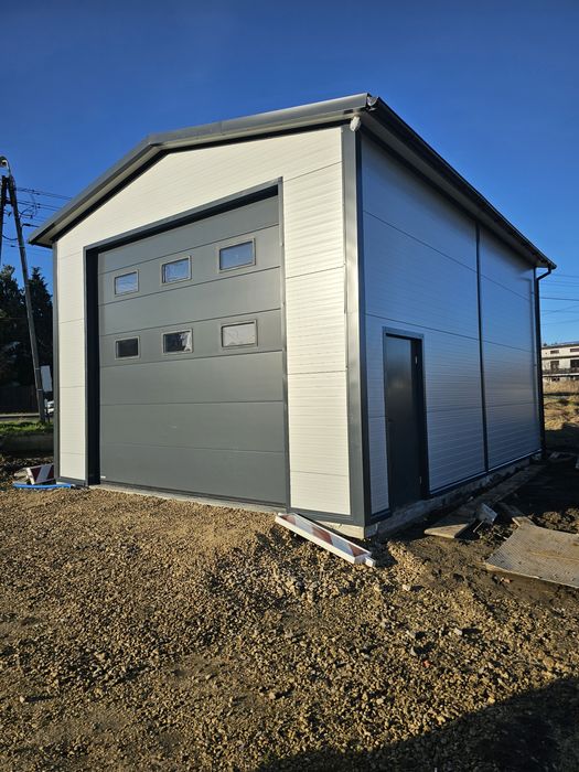 Hala . Garaż ocieplany.  Budynek gospodarczy.