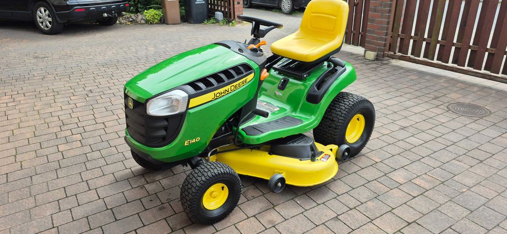 kosiarka traktorek john deere e140 jak nowy