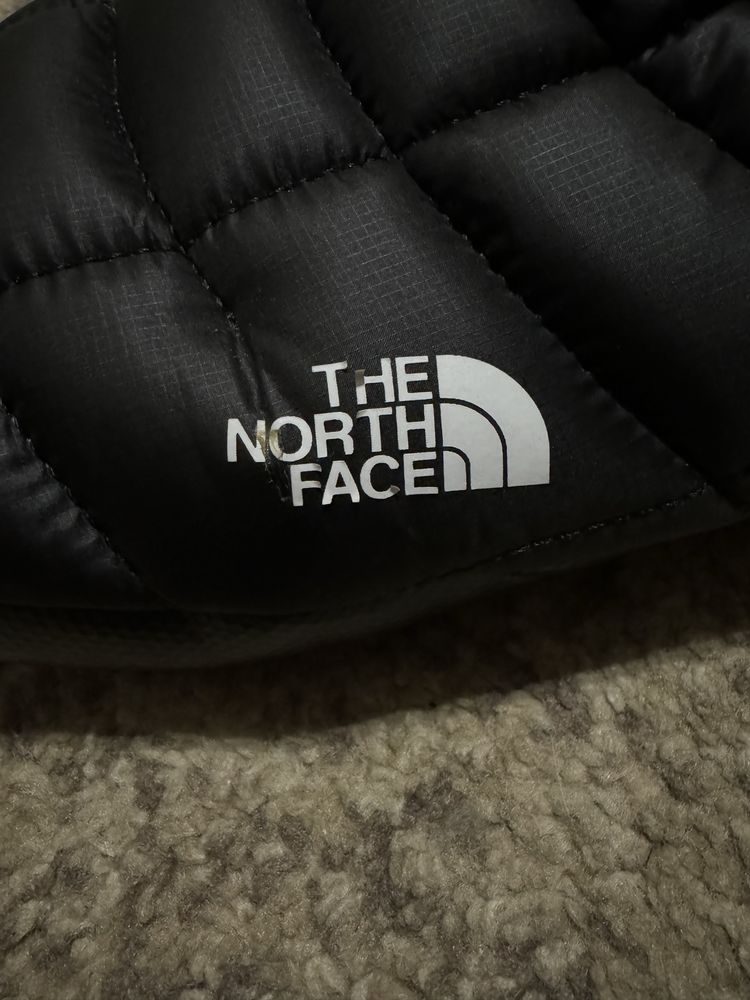 Тапочки The north face