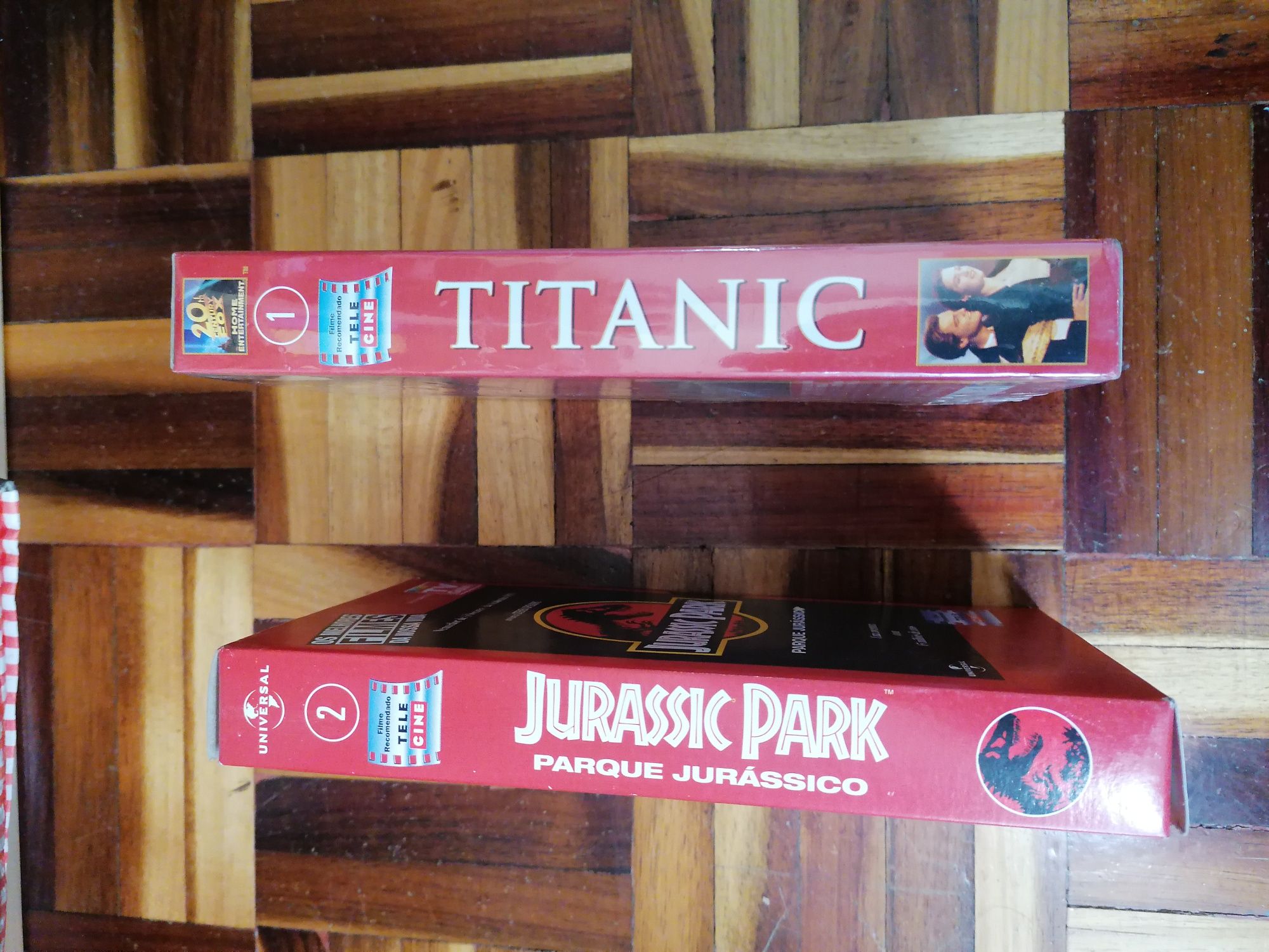 VHS jurassic park e titanic