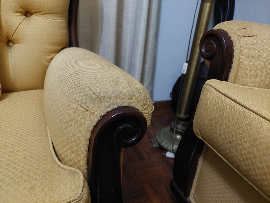 Conjunto Sofás e Sofá Cama em Tecido