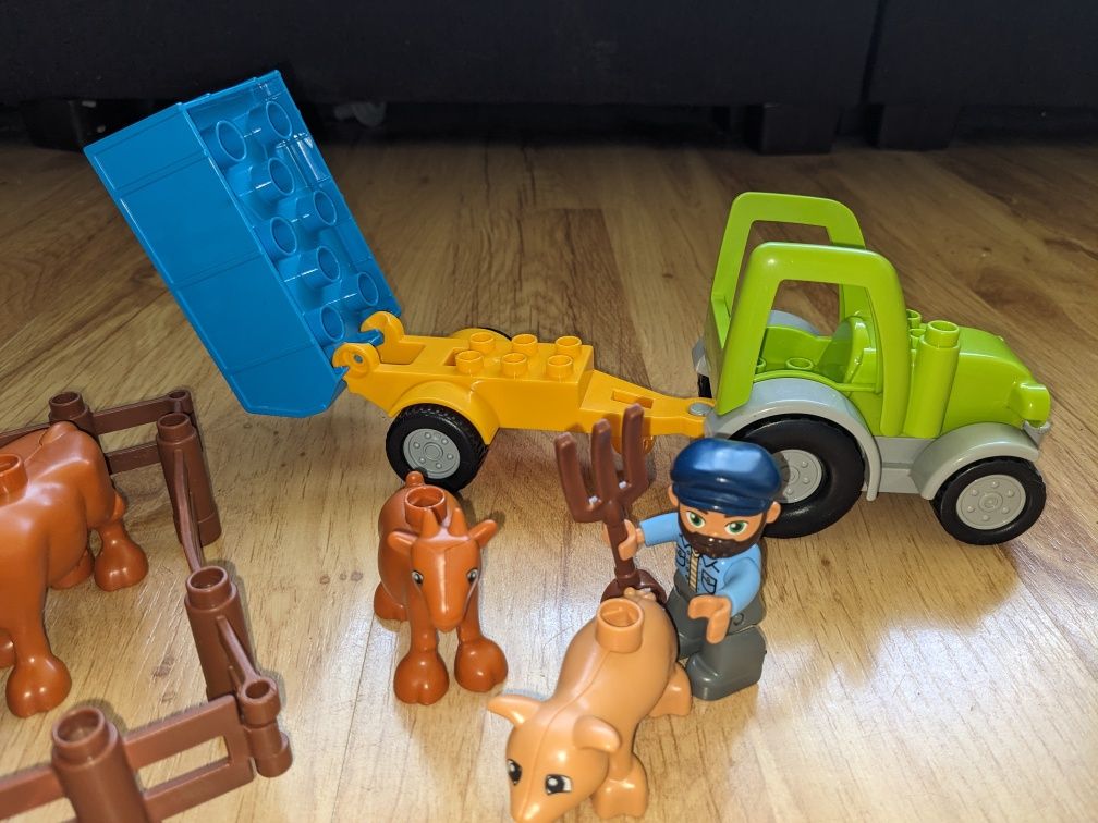 Lego Duplo traktor z przyczepą zwierzęta farmer