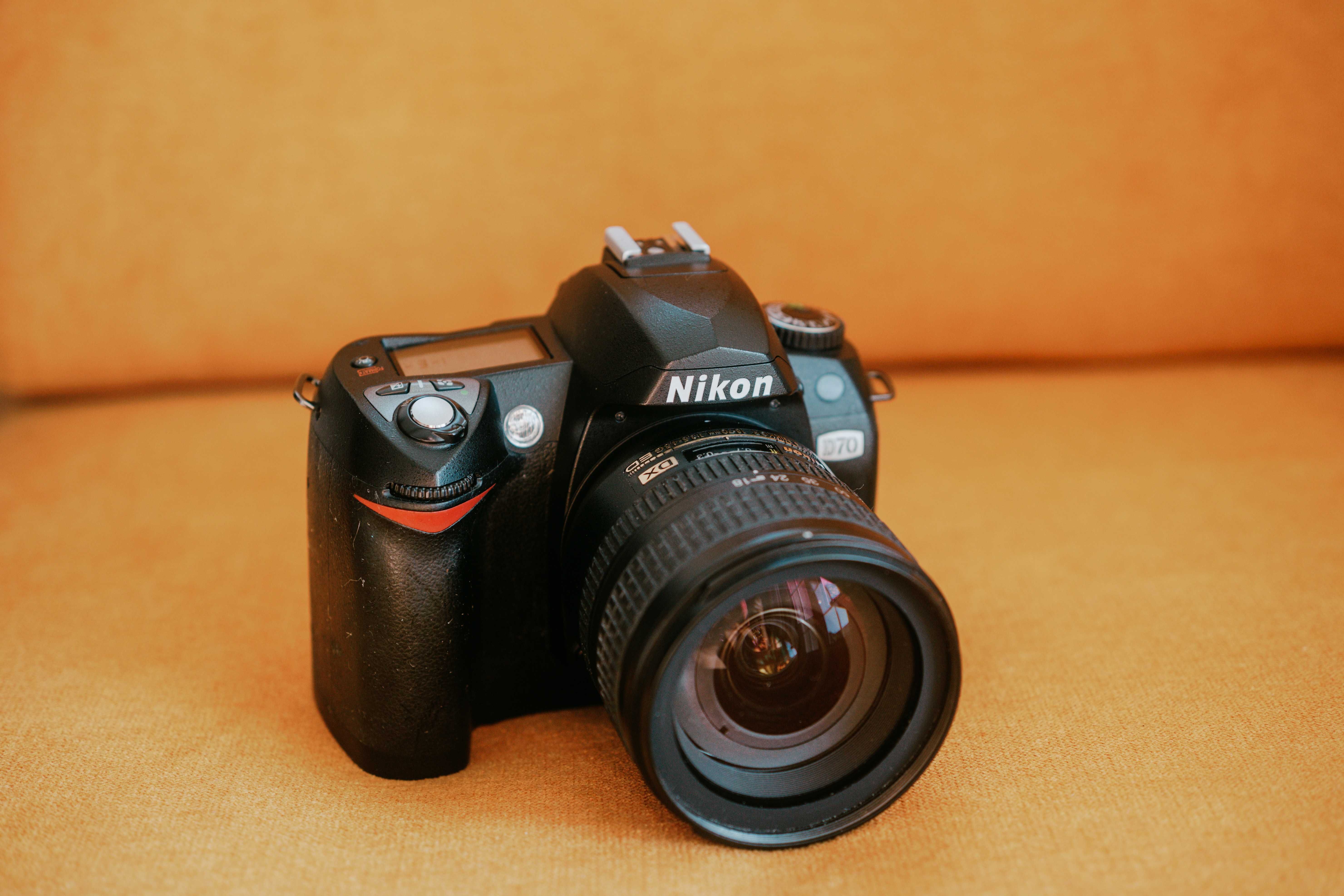 Nikon D70 com 18-70mm na caixa original